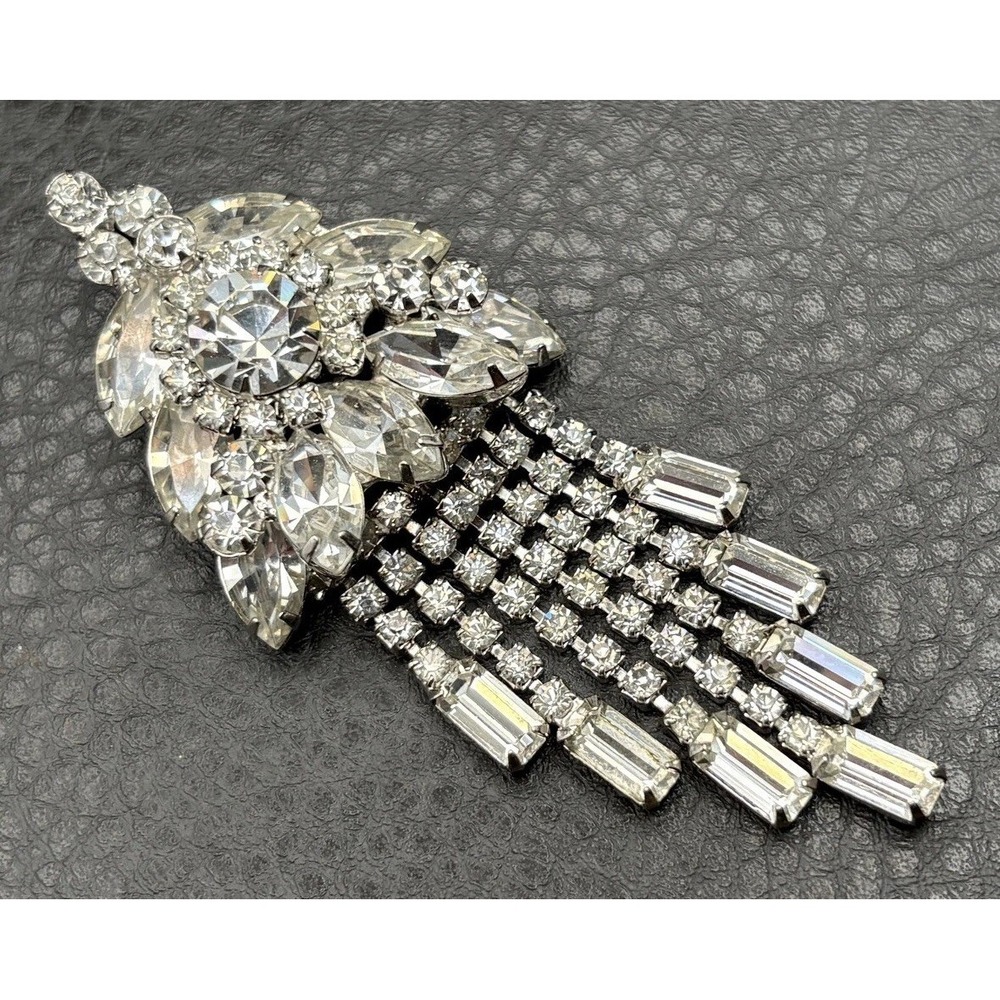 Vintage Juliana D&E Rhinestone Dangle Fringe Brooch Pin Pendant Silver Tone